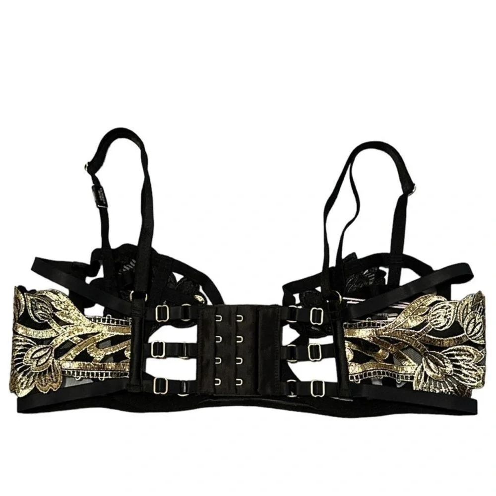 New Victoria’s Secret Very Sexy Strappy Embroidered Unlined Open Cup Size 34C